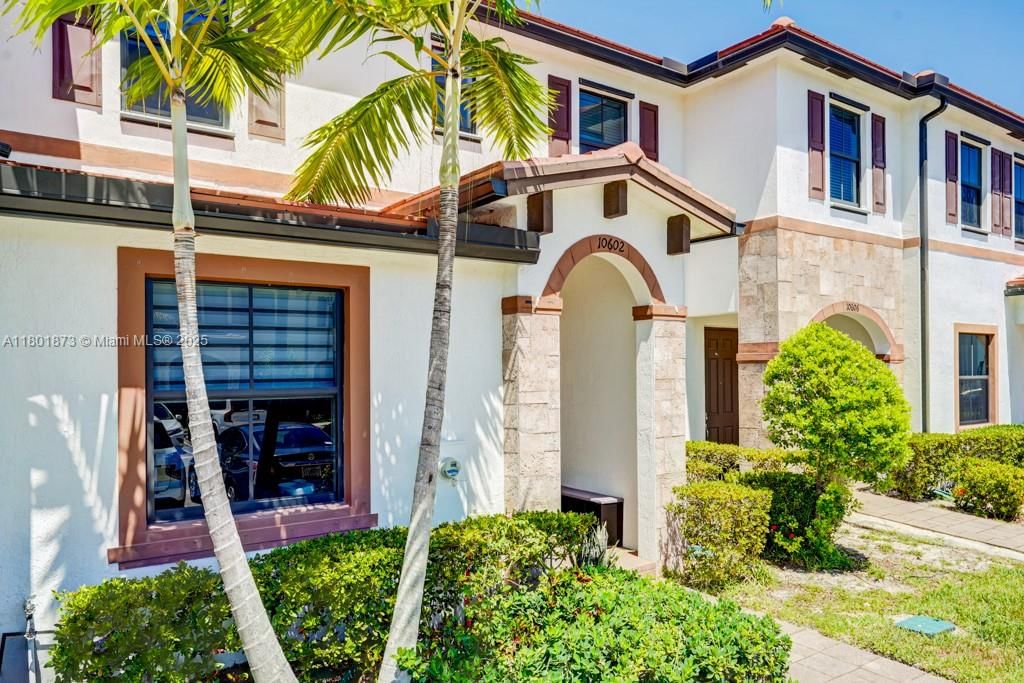 Real estate property located at 10602 33rd Way, Miami-dade, Aquabella Section Two, Hialeah, FL