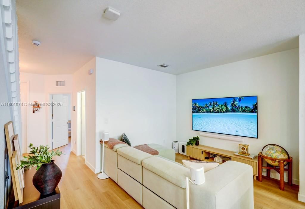 Real estate property located at 10602 33rd Way, Miami-dade, Aquabella Section Two, Hialeah, FL