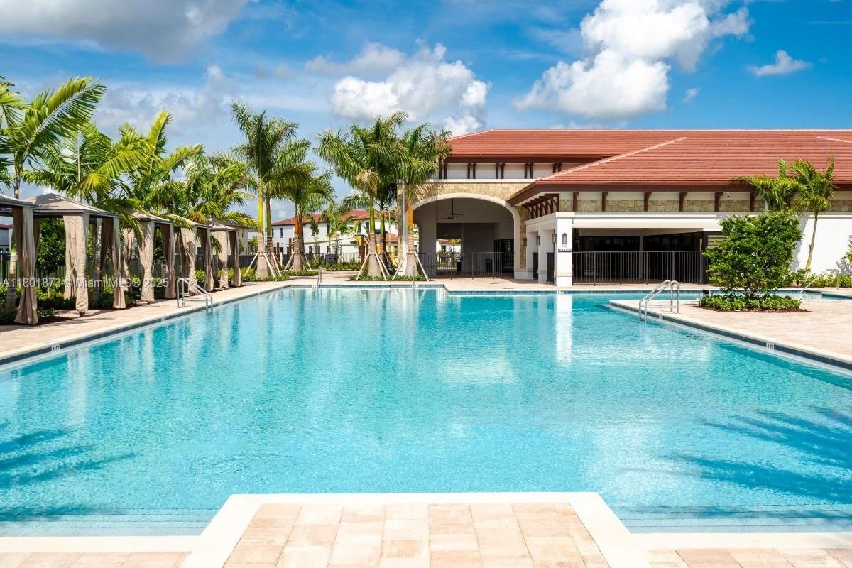 Real estate property located at 10602 33rd Way, Miami-dade, Aquabella Section Two, Hialeah, FL