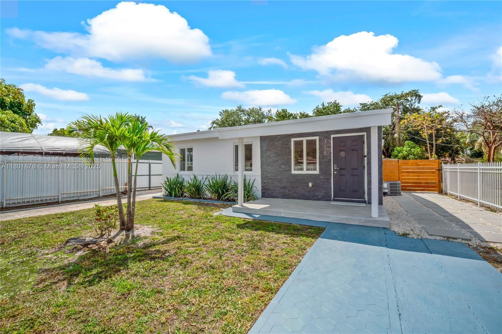 Real estate property located at 716 Burlington St, Miami-dade, Opa Locka Pl No 3, Opa-Locka, FL
