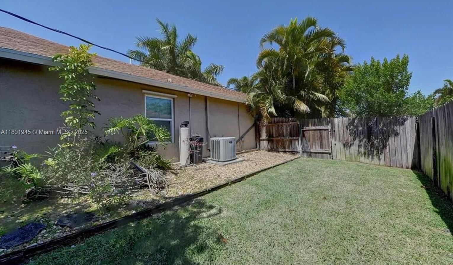 Real estate property located at 2014 Mantua St, St Lucie, Port St Lucie Section 30, Port St. Lucie, FL