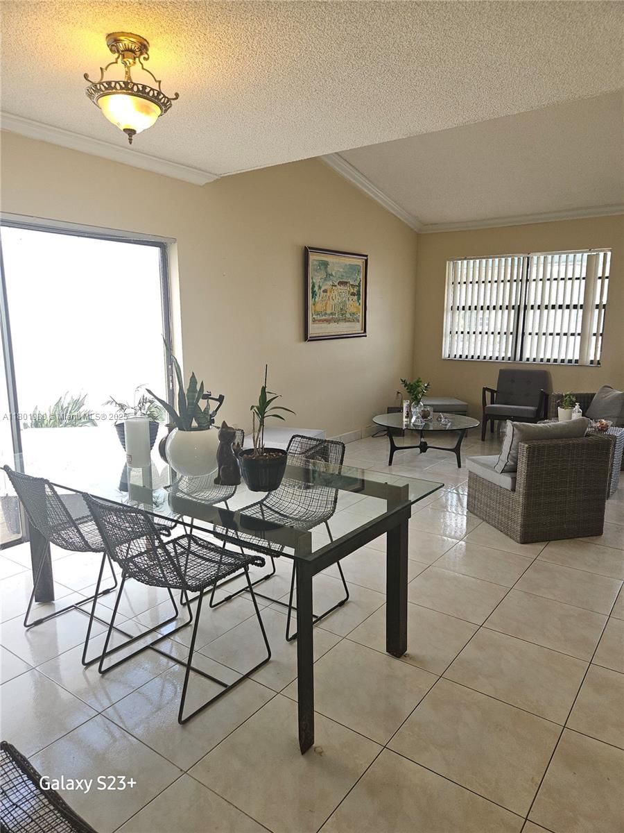 Real estate property located at 931 124th Ct, Miami-dade, Las Casas, Miami, FL