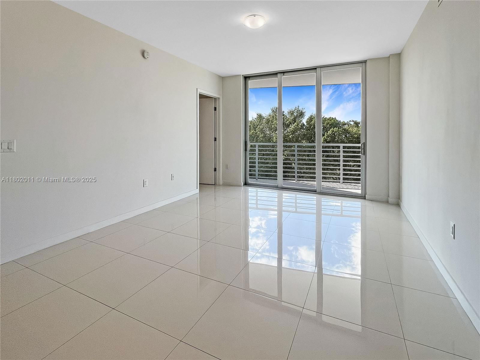 Real estate property located at 7875 107th Ave #306, Miami-dade, Midtown Doral Condo 4, Doral, FL