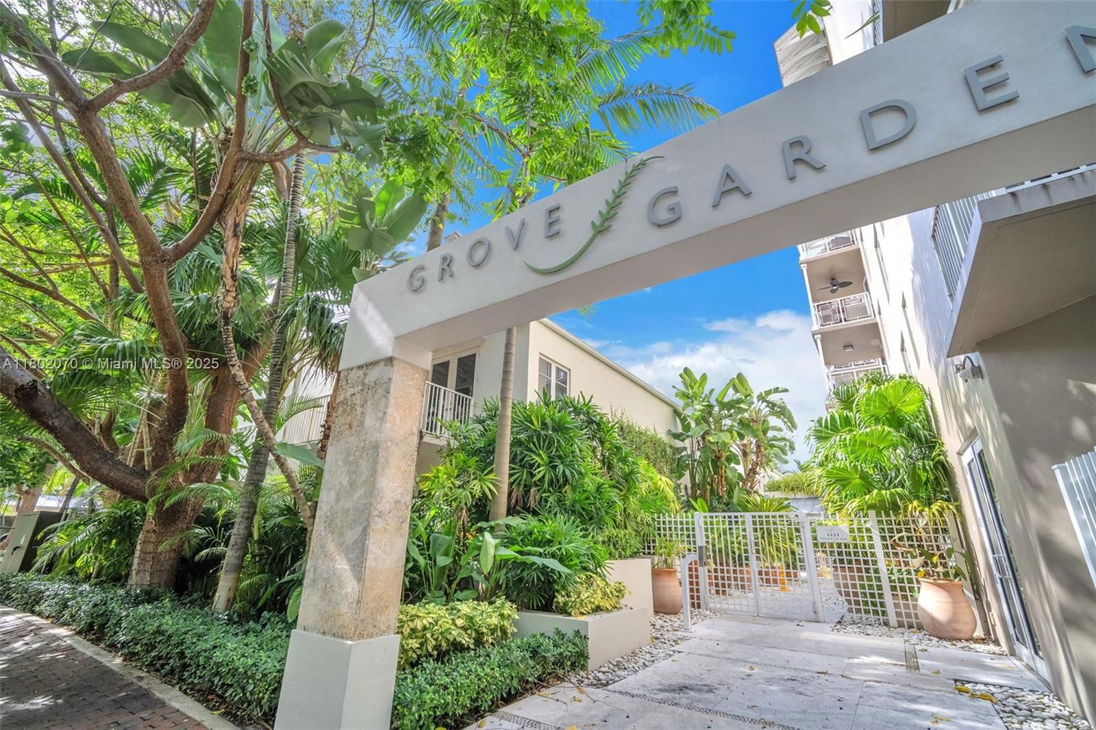 Real estate property located at 3540 Main Hwy #203, Miami-dade, Grove Garden Residences C, Coconut Grove, FL