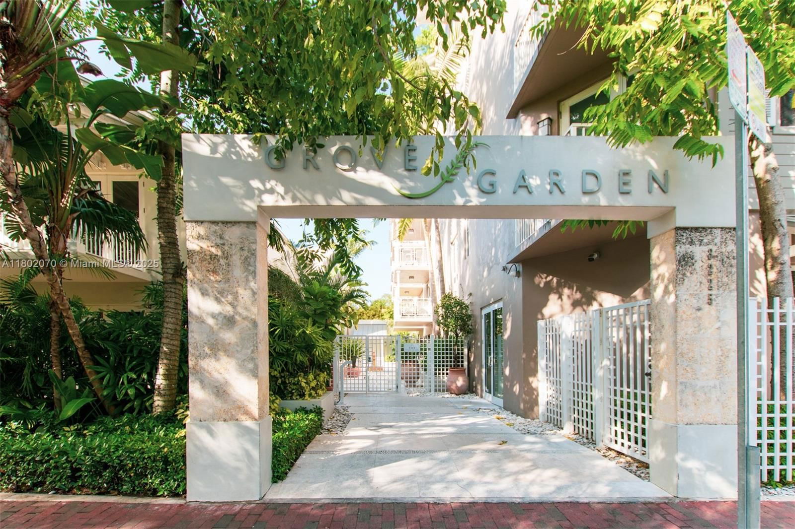 Real estate property located at 3540 Main Hwy #203, Miami-dade, Grove Garden Residences C, Coconut Grove, FL