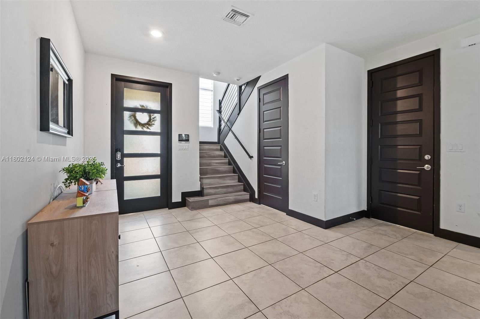 Real estate property located at 15776 91st Ct, Miami-dade, Dunnwoody Lake, Miami Lakes, FL