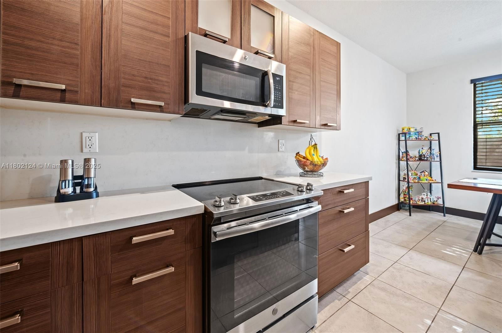 Real estate property located at 15776 91st Ct, Miami-dade, Dunnwoody Lake, Miami Lakes, FL