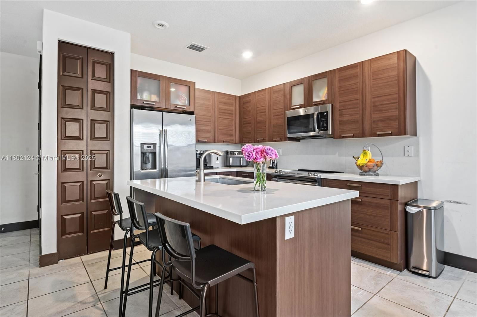 Real estate property located at 15776 91st Ct, Miami-dade, Dunnwoody Lake, Miami Lakes, FL