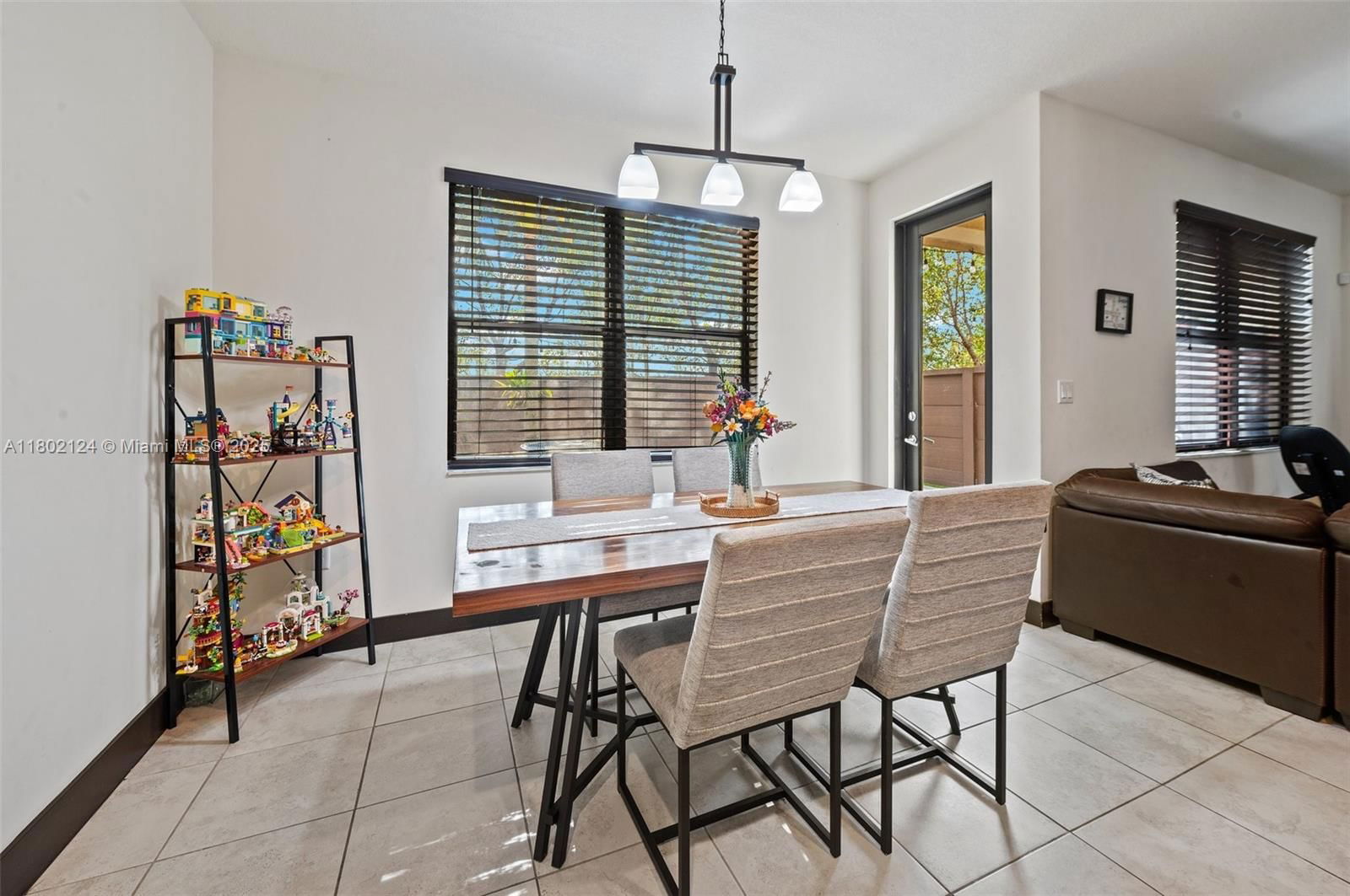 Real estate property located at 15776 91st Ct, Miami-dade, Dunnwoody Lake, Miami Lakes, FL