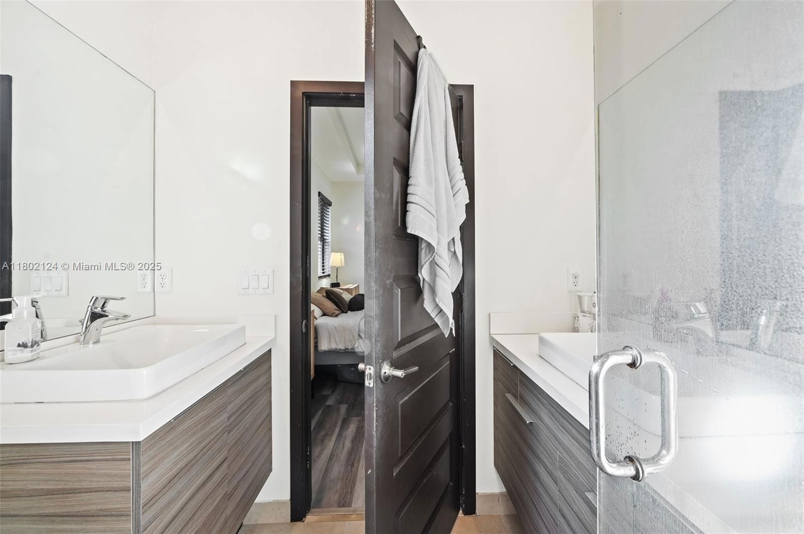 Real estate property located at 15776 91st Ct, Miami-dade, Dunnwoody Lake, Miami Lakes, FL
