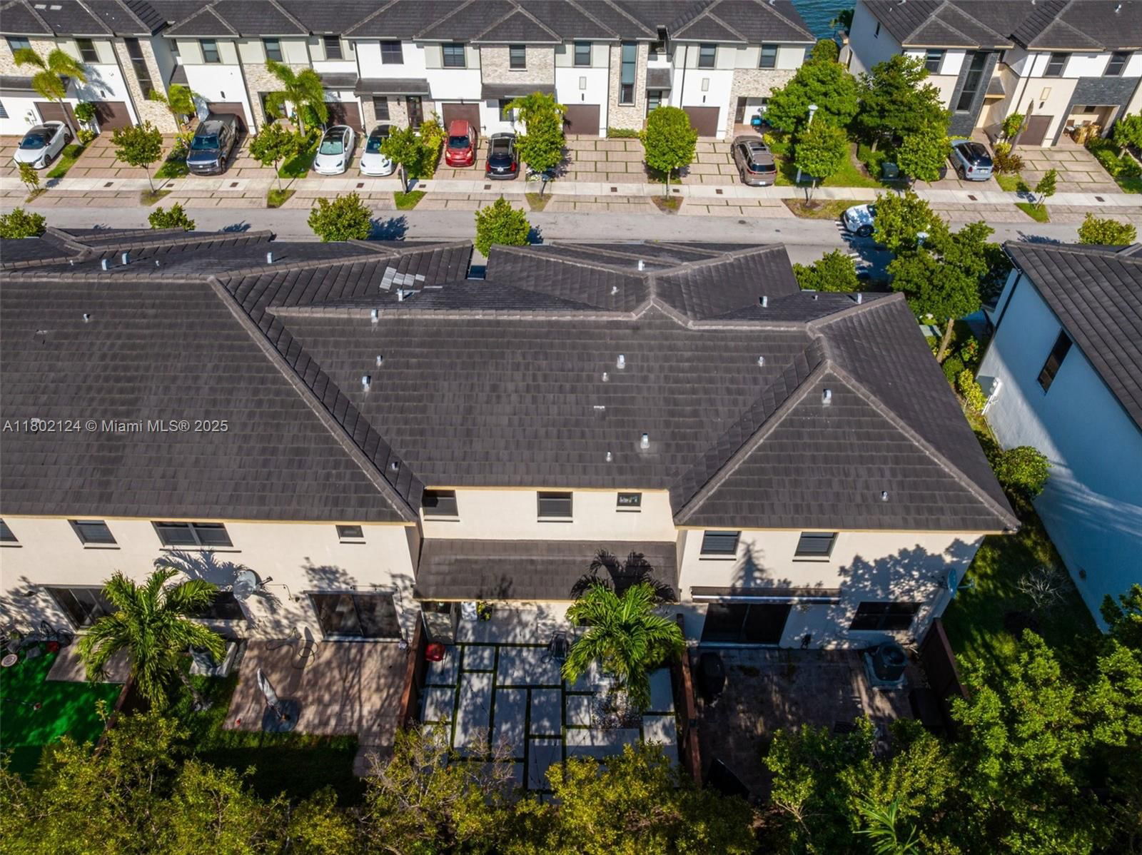 Real estate property located at 15776 91st Ct, Miami-dade, Dunnwoody Lake, Miami Lakes, FL