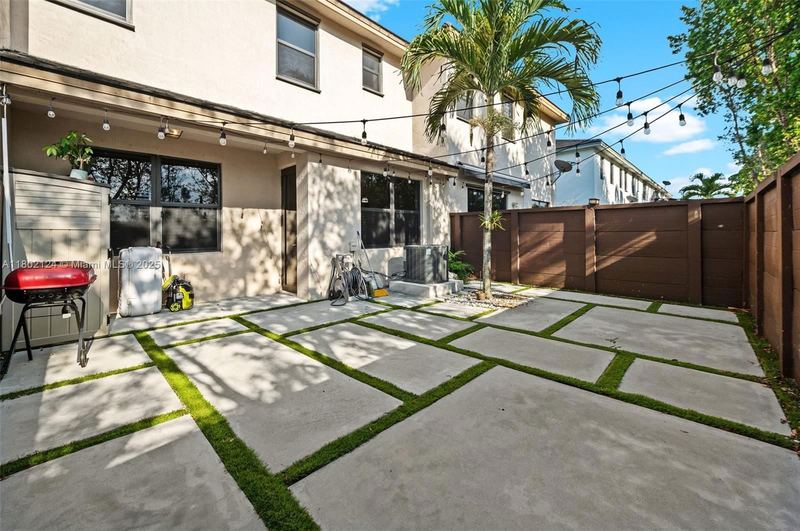 Real estate property located at 15776 91st Ct, Miami-dade, Dunnwoody Lake, Miami Lakes, FL