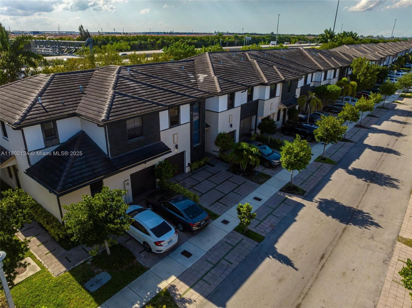 Real estate property located at 15776 91st Ct, Miami-dade, Dunnwoody Lake, Miami Lakes, FL