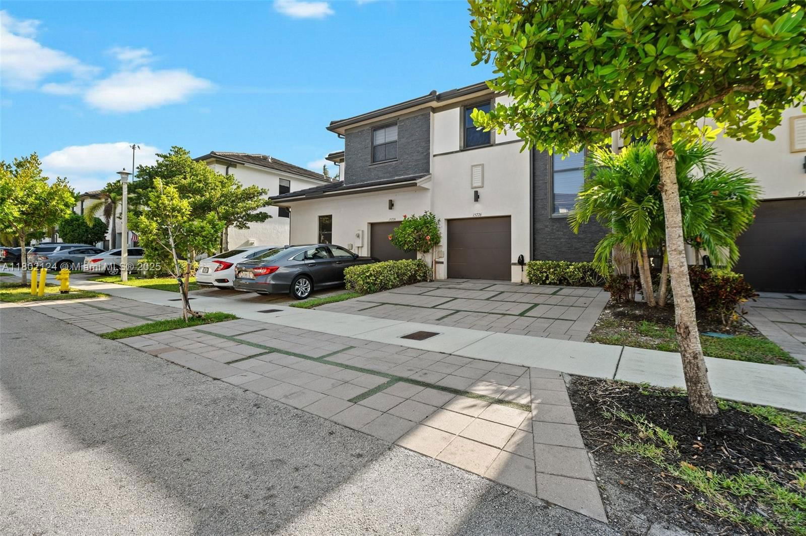 Real estate property located at 15776 91st Ct, Miami-dade, Dunnwoody Lake, Miami Lakes, FL