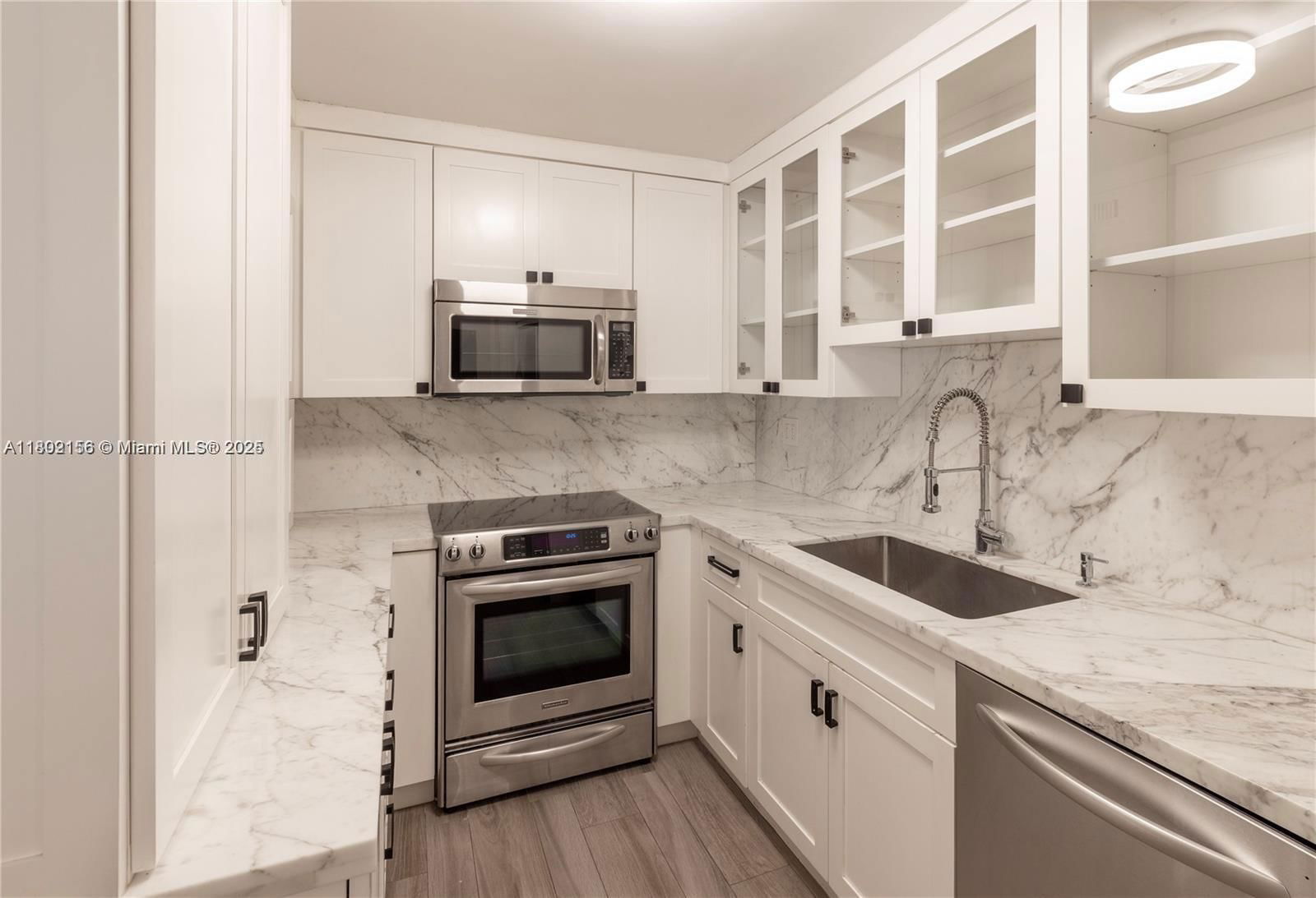 Real estate property located at 6061 Collins Ave #7D, Miami-dade, Le Trianon Condo, Miami Beach, FL
