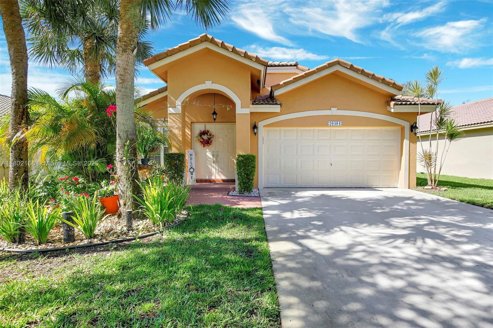 Real estate property located at 20494 5th St, Broward, Crystal Pointe, Pembroke Pines, FL