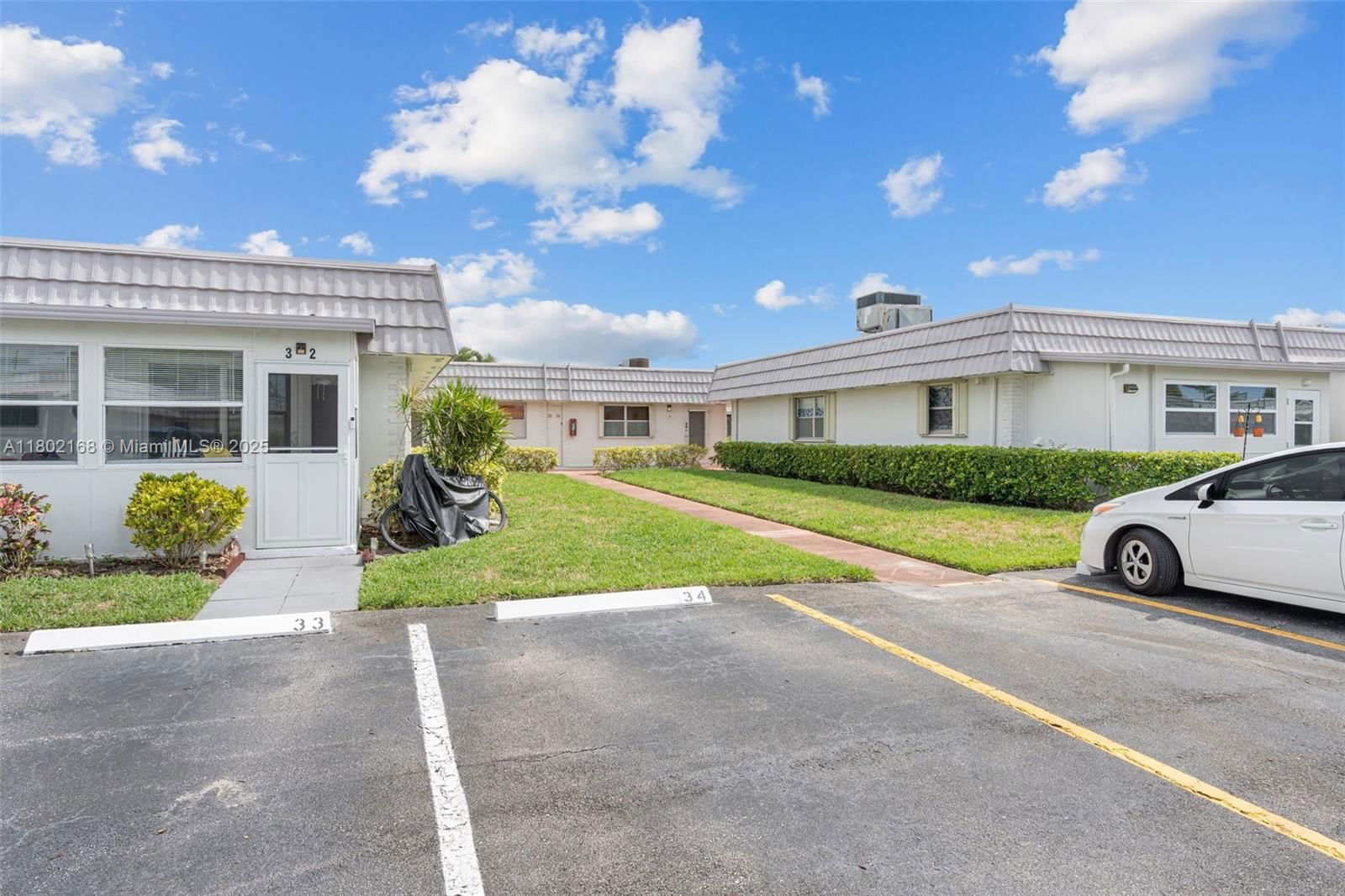 Real estate property located at 34 Valencia B, Palm Beach, Kings Point Valencia, Delray Beach, FL