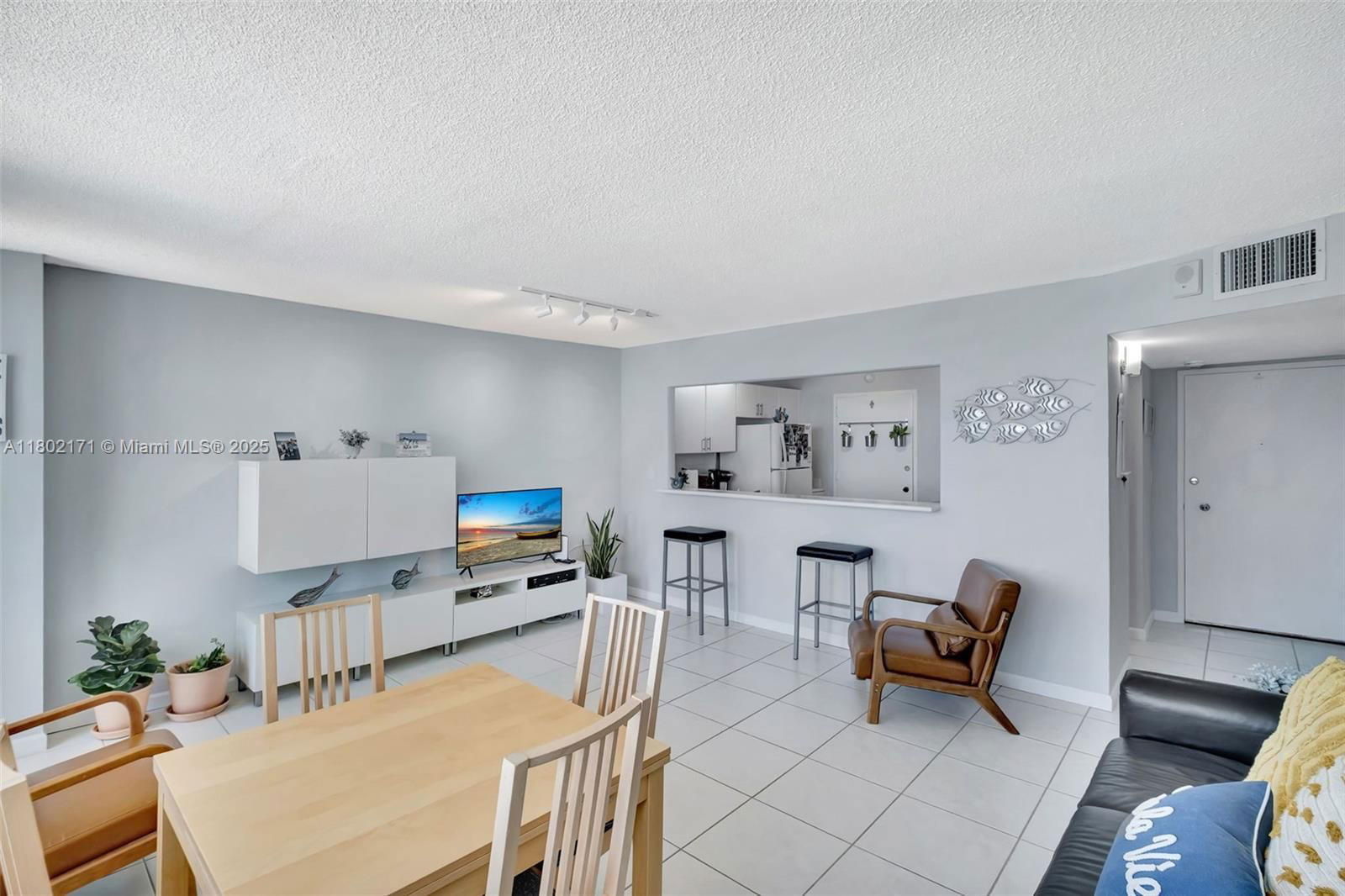 Real estate property located at 7135 Collins Ave #1614, Miami-dade, Burleigh House Condo, Miami Beach, FL