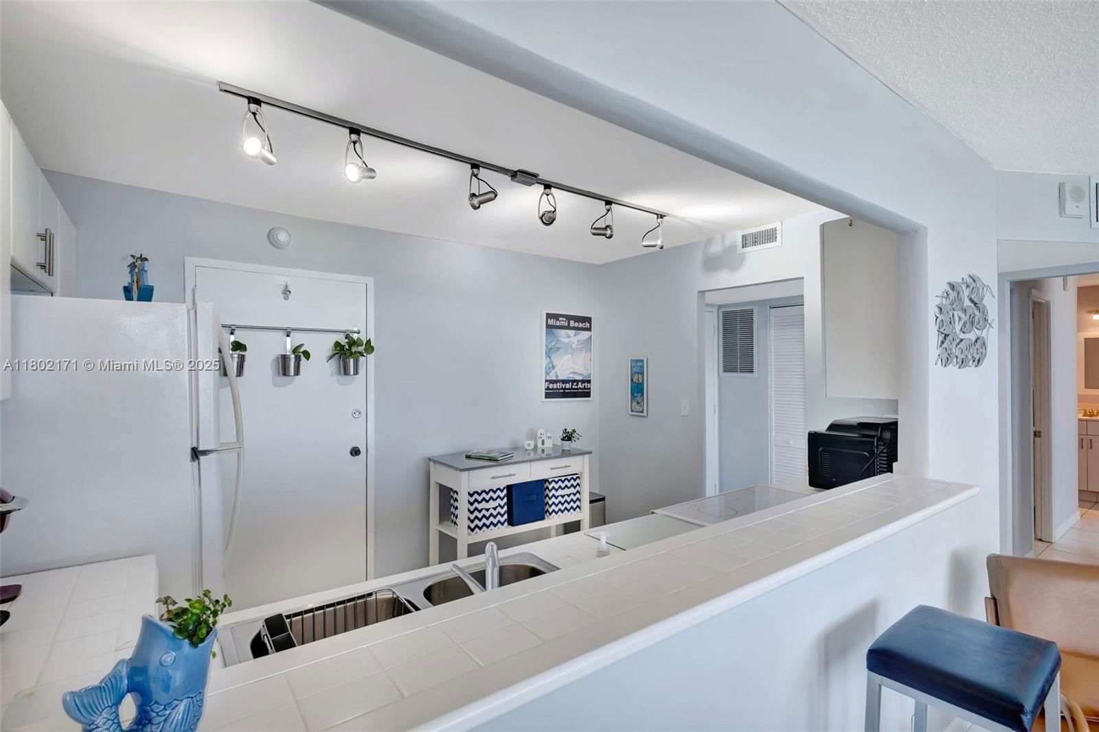 Real estate property located at 7135 Collins Ave #1614, Miami-dade, Burleigh House Condo, Miami Beach, FL