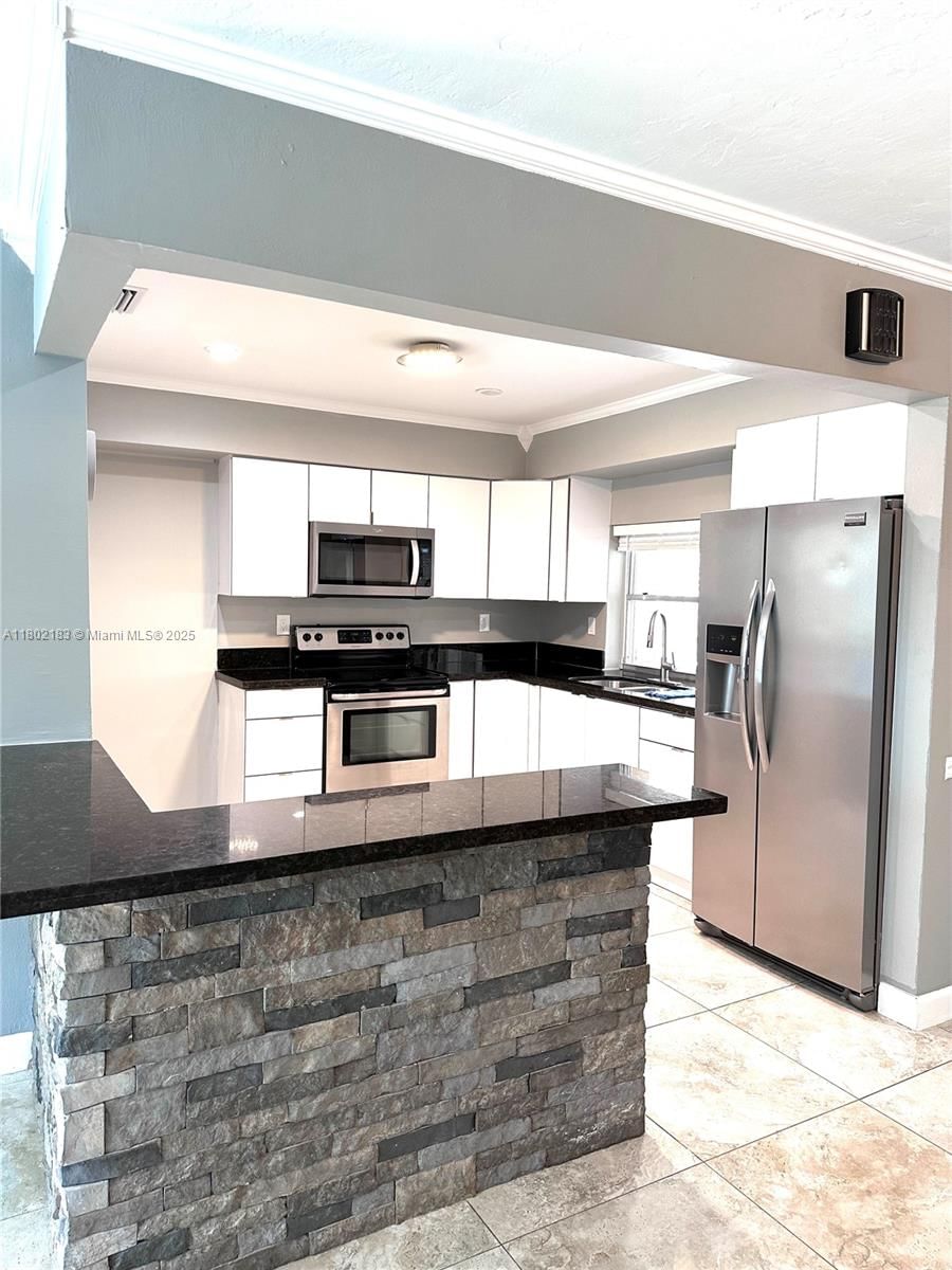 Real estate property located at 8761 12th St, Broward, Boulevard Heights Sec Nin, Pembroke Pines, FL