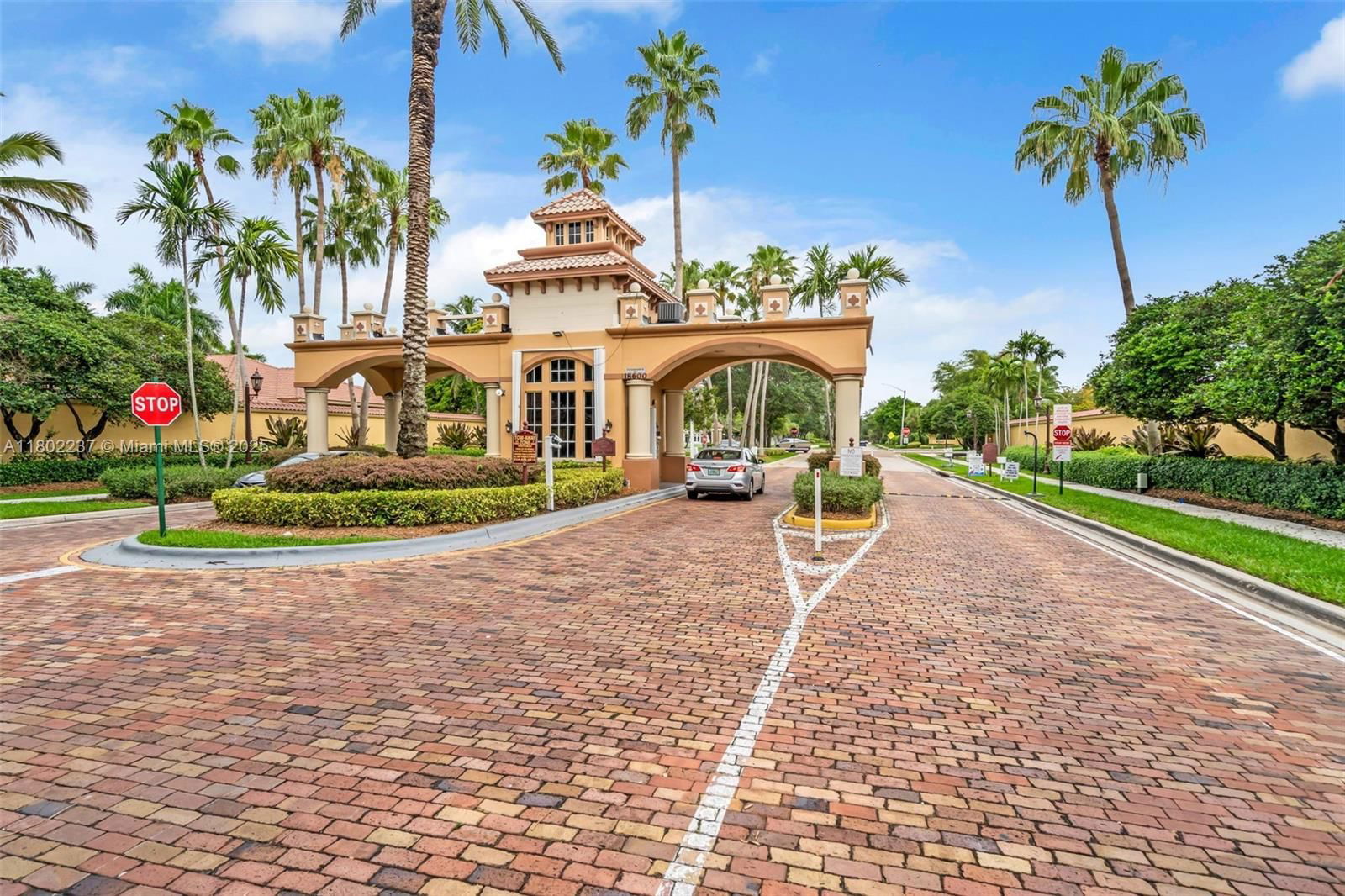 Real estate property located at 18951 30th St, Broward, Sunset Lakes Plat One, Miramar, FL