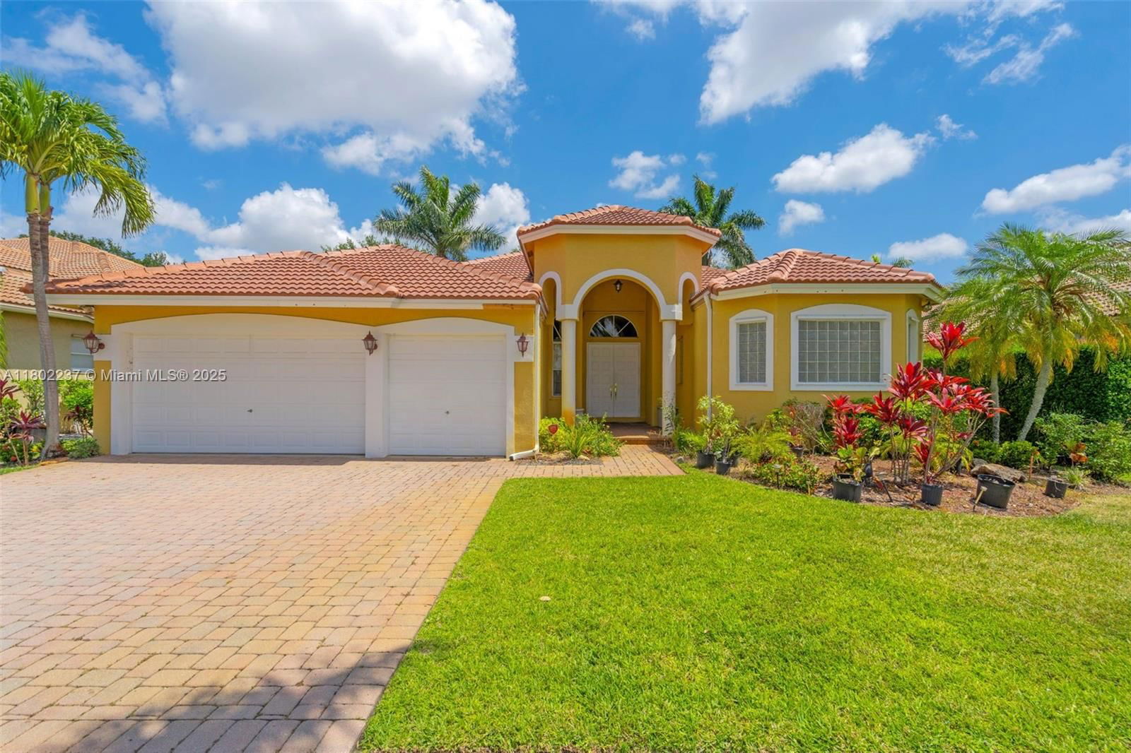 Real estate property located at 18951 30th St, Broward, Sunset Lakes Plat One, Miramar, FL