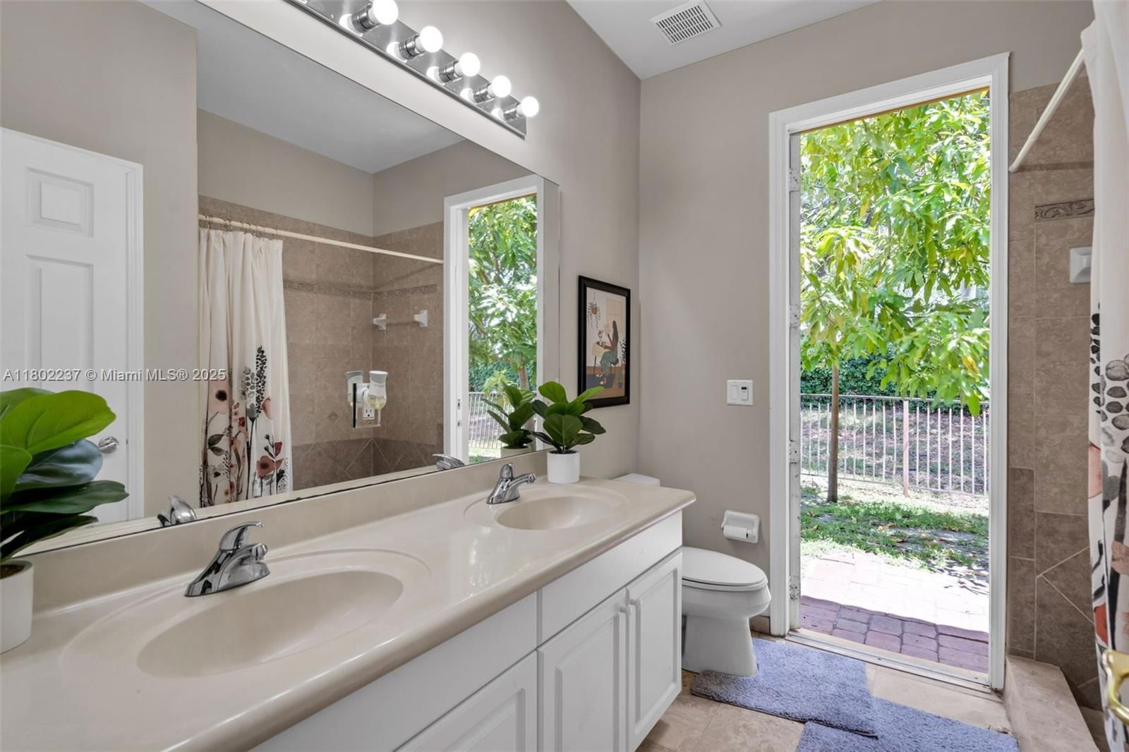 Real estate property located at 18951 30th St, Broward, Sunset Lakes Plat One, Miramar, FL