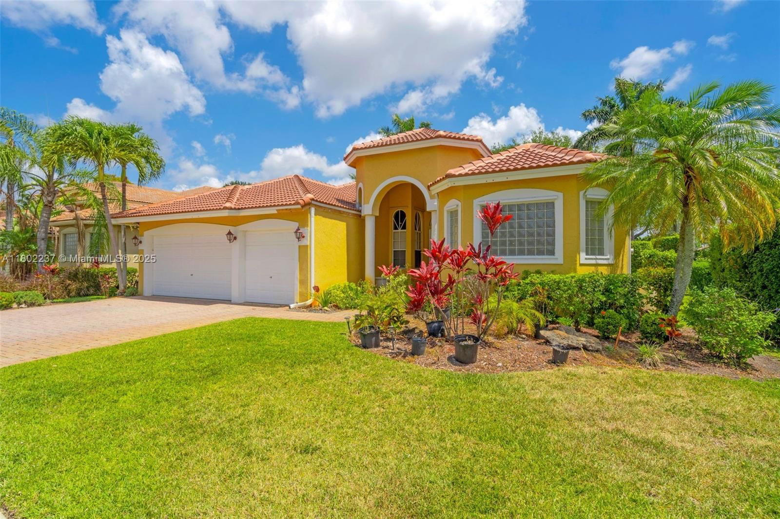 Real estate property located at 18951 30th St, Broward, Sunset Lakes Plat One, Miramar, FL