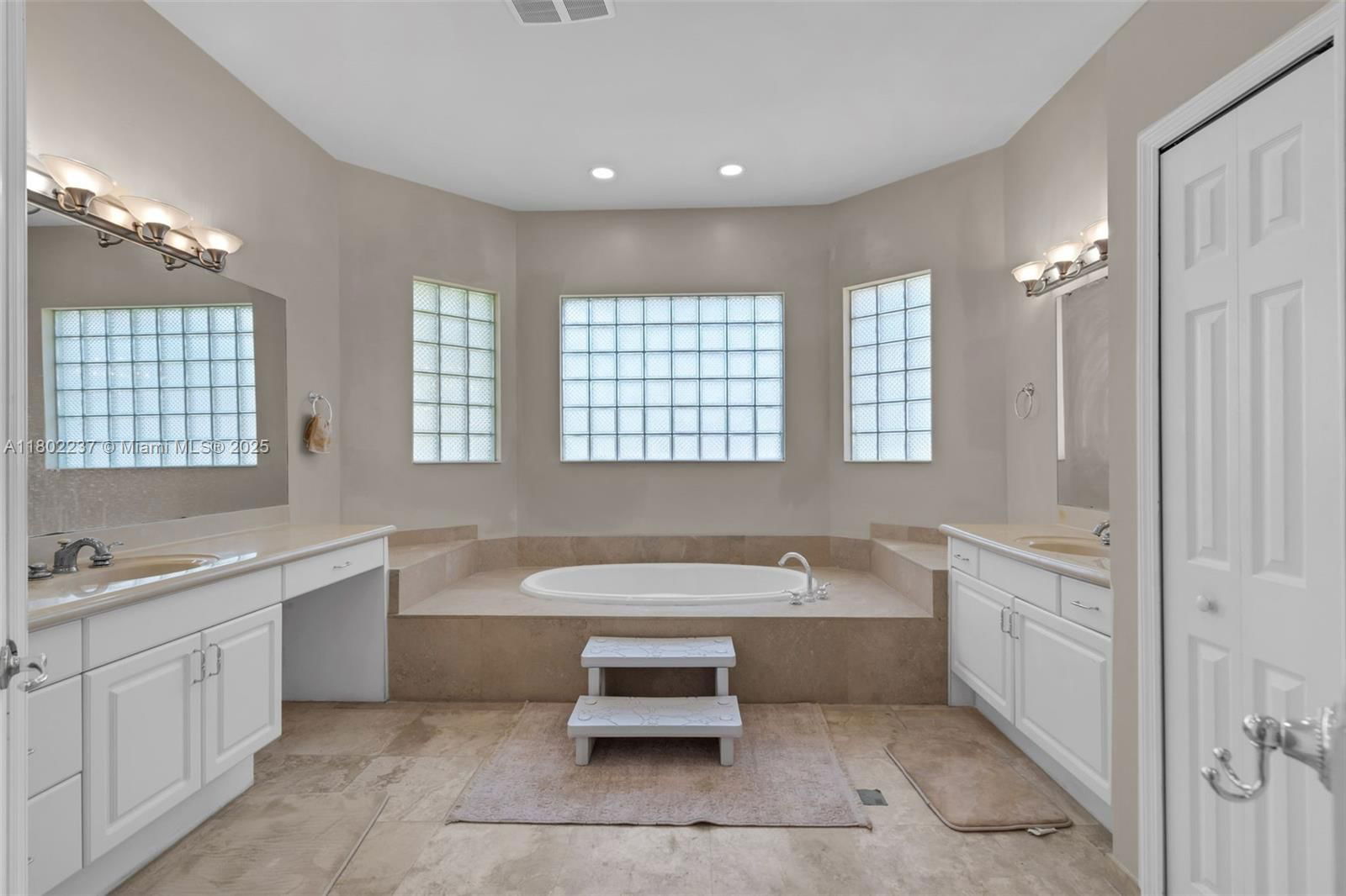 Real estate property located at 18951 30th St, Broward, Sunset Lakes Plat One, Miramar, FL