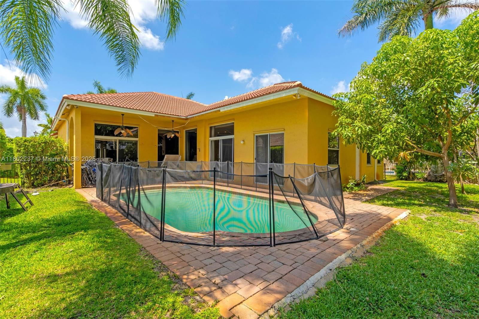 Real estate property located at 18951 30th St, Broward, Sunset Lakes Plat One, Miramar, FL