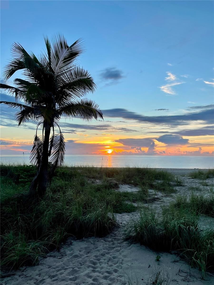 Real estate property located at 4510 El Mar Dr #405, Broward, Villas By The Sea 4 Condo, Lauderdale By The Sea, FL