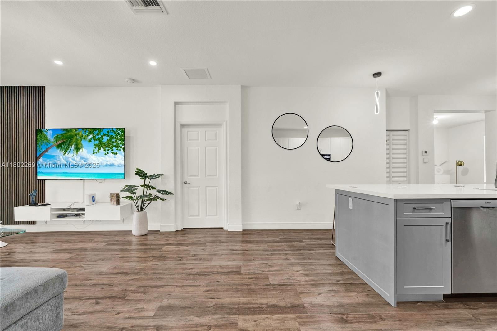 Real estate property located at 3472 2nd St, Miami-dade, Antigua At Oasis, Homestead, FL