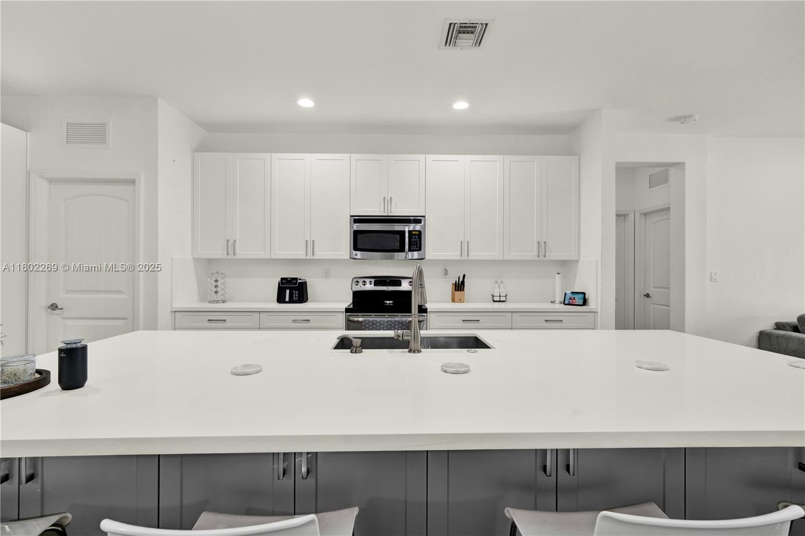 Real estate property located at 3472 2nd St, Miami-dade, Antigua At Oasis, Homestead, FL