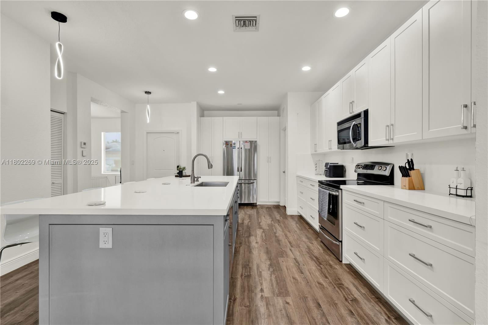 Real estate property located at 3472 2nd St, Miami-dade, Antigua At Oasis, Homestead, FL