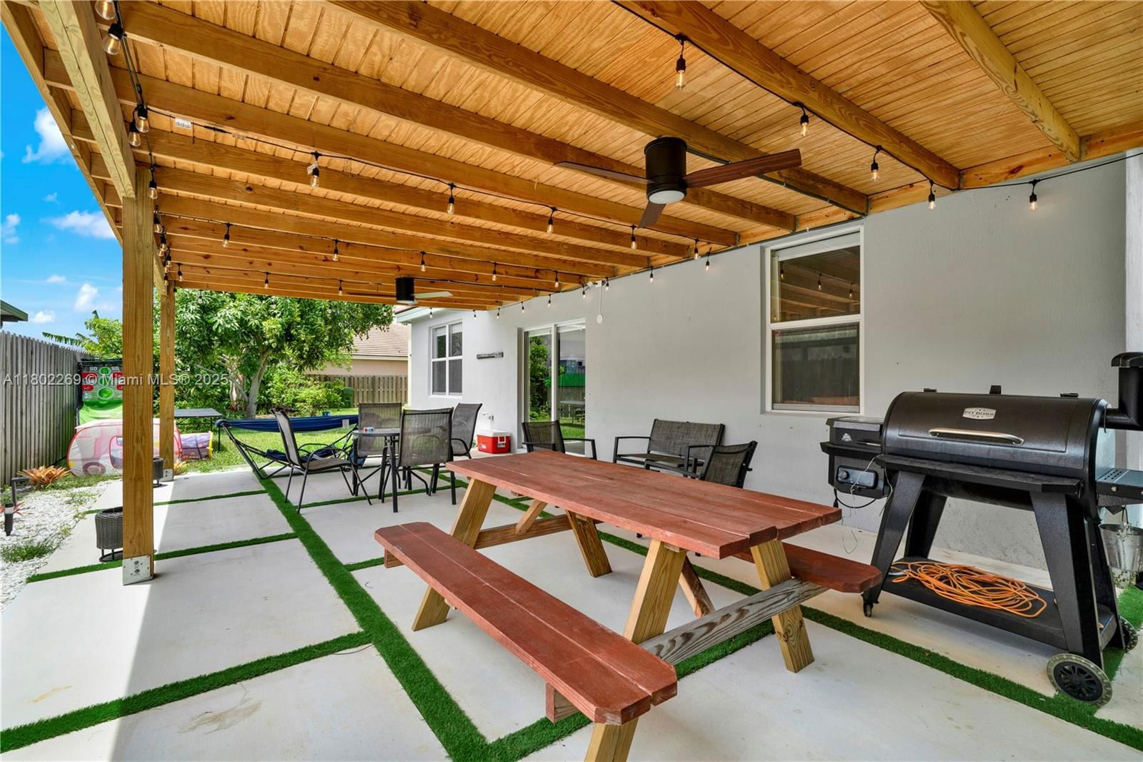 Real estate property located at 3472 2nd St, Miami-dade, Antigua At Oasis, Homestead, FL