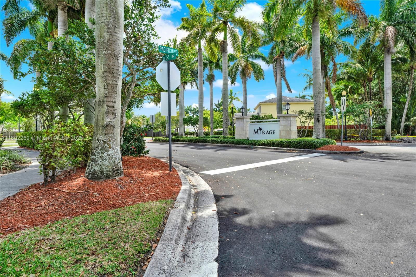 Real estate property located at 3472 2nd St, Miami-dade, Antigua At Oasis, Homestead, FL