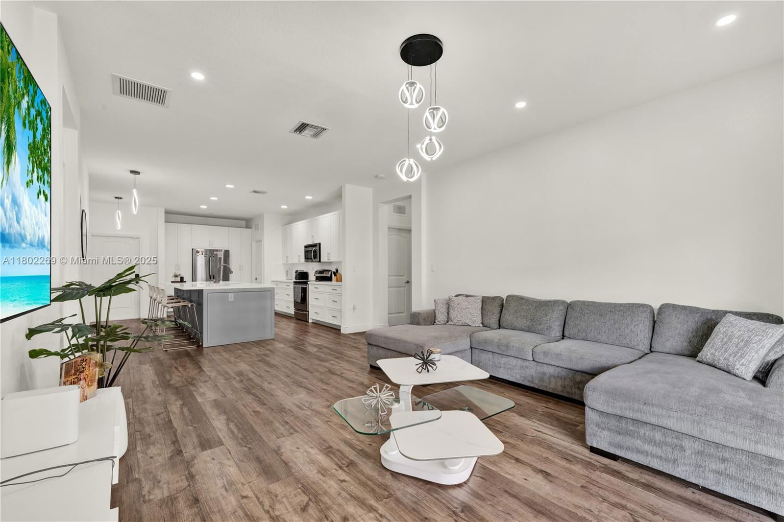 Real estate property located at 3472 2nd St, Miami-dade, Antigua At Oasis, Homestead, FL