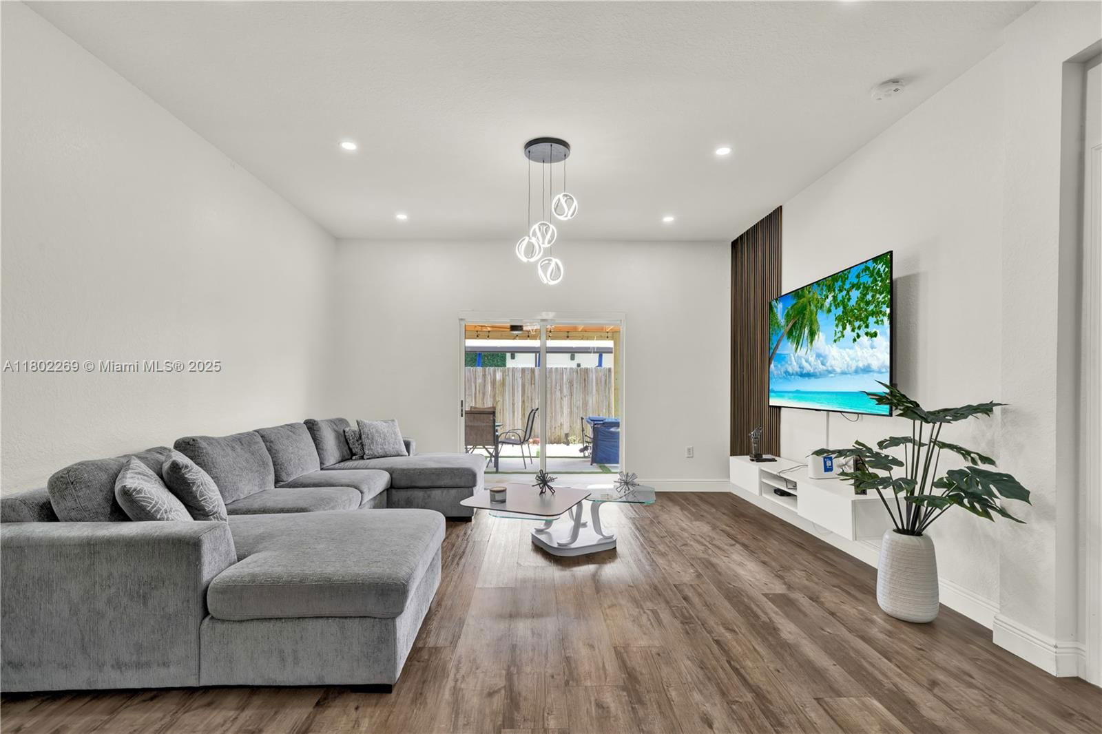 Real estate property located at 3472 2nd St, Miami-dade, Antigua At Oasis, Homestead, FL