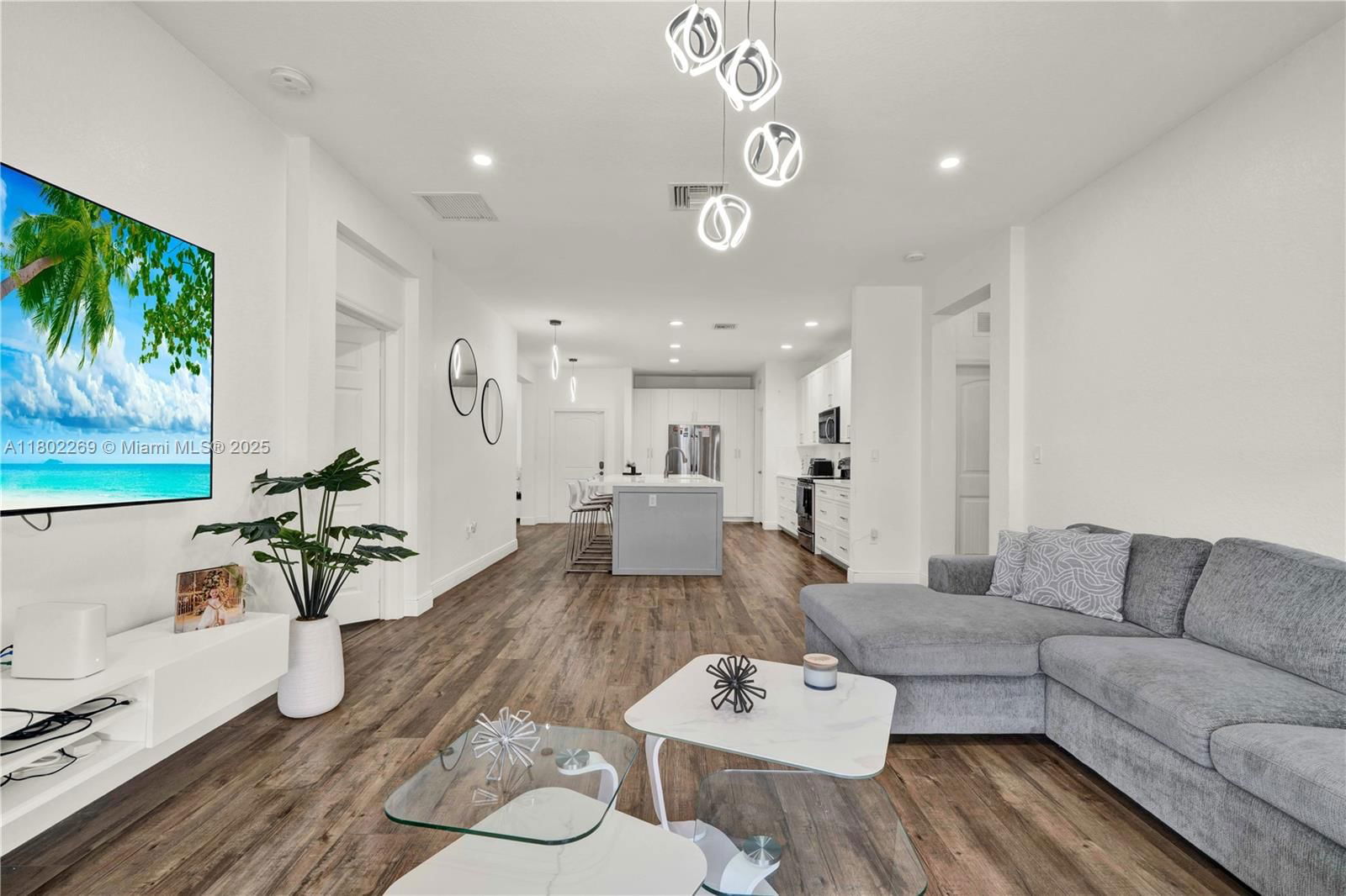 Real estate property located at 3472 2nd St, Miami-dade, Antigua At Oasis, Homestead, FL