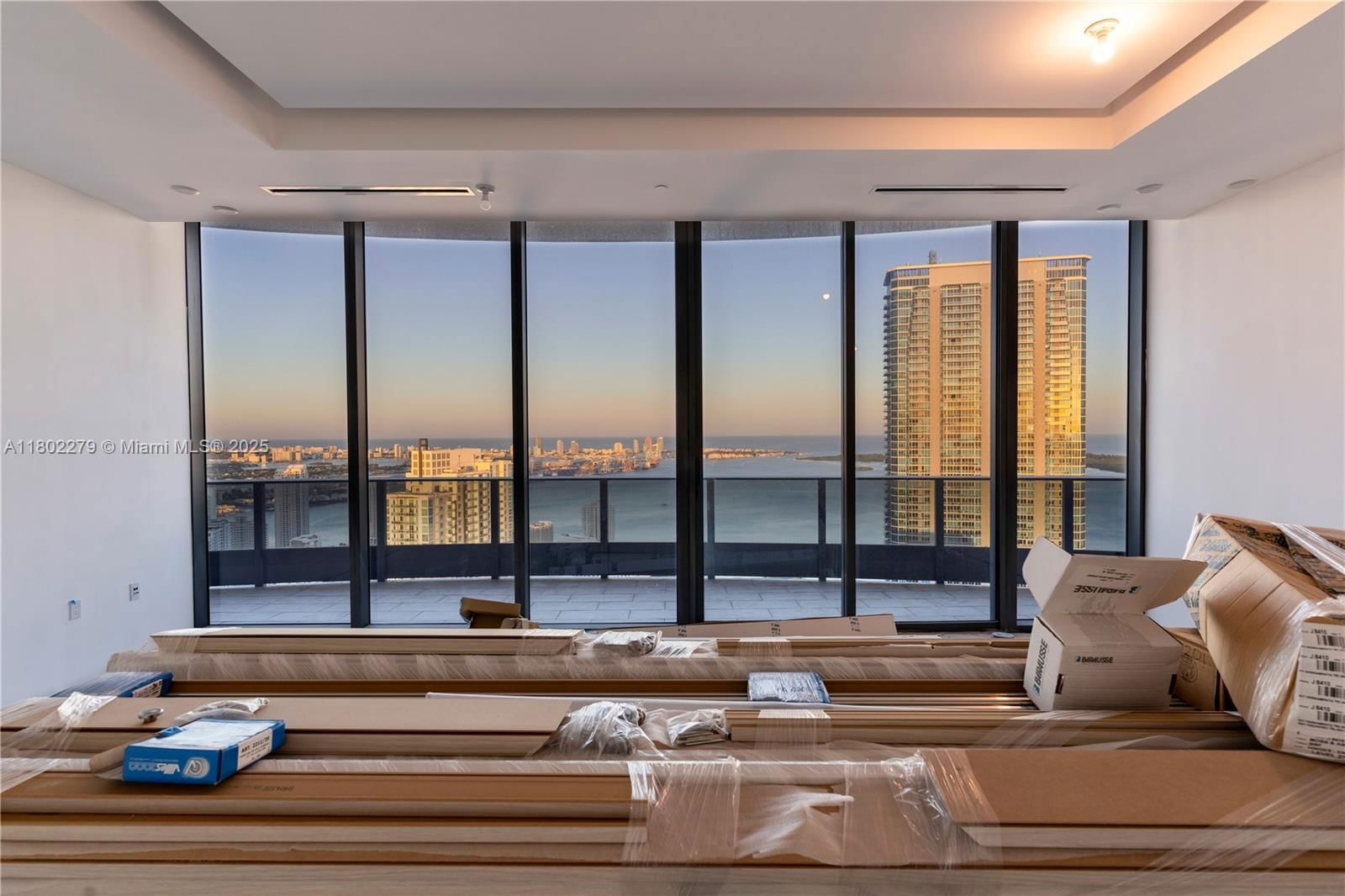 Real estate property located at 1000 Brickell Plz UPH6201, Miami-dade, Brickell Flatiron Condo, Miami, FL
