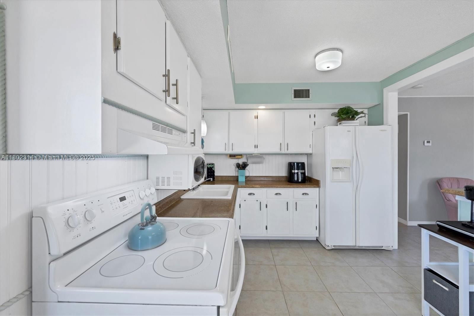 Real estate property located at 330 Lasayette Dr NE, Charlotte, Port Charlotte Sec 2, Port Charlotte, FL