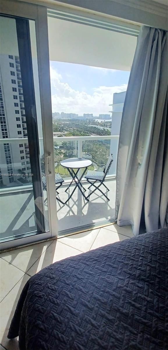 Real estate property located at 19201 Collins Ave #1105, Miami-dade, The Aventura Beach Club C, Sunny Isles Beach, FL