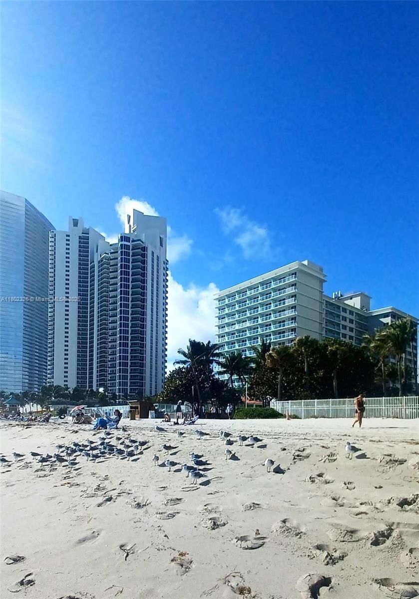 Real estate property located at 19201 Collins Ave #1105, Miami-dade, The Aventura Beach Club C, Sunny Isles Beach, FL