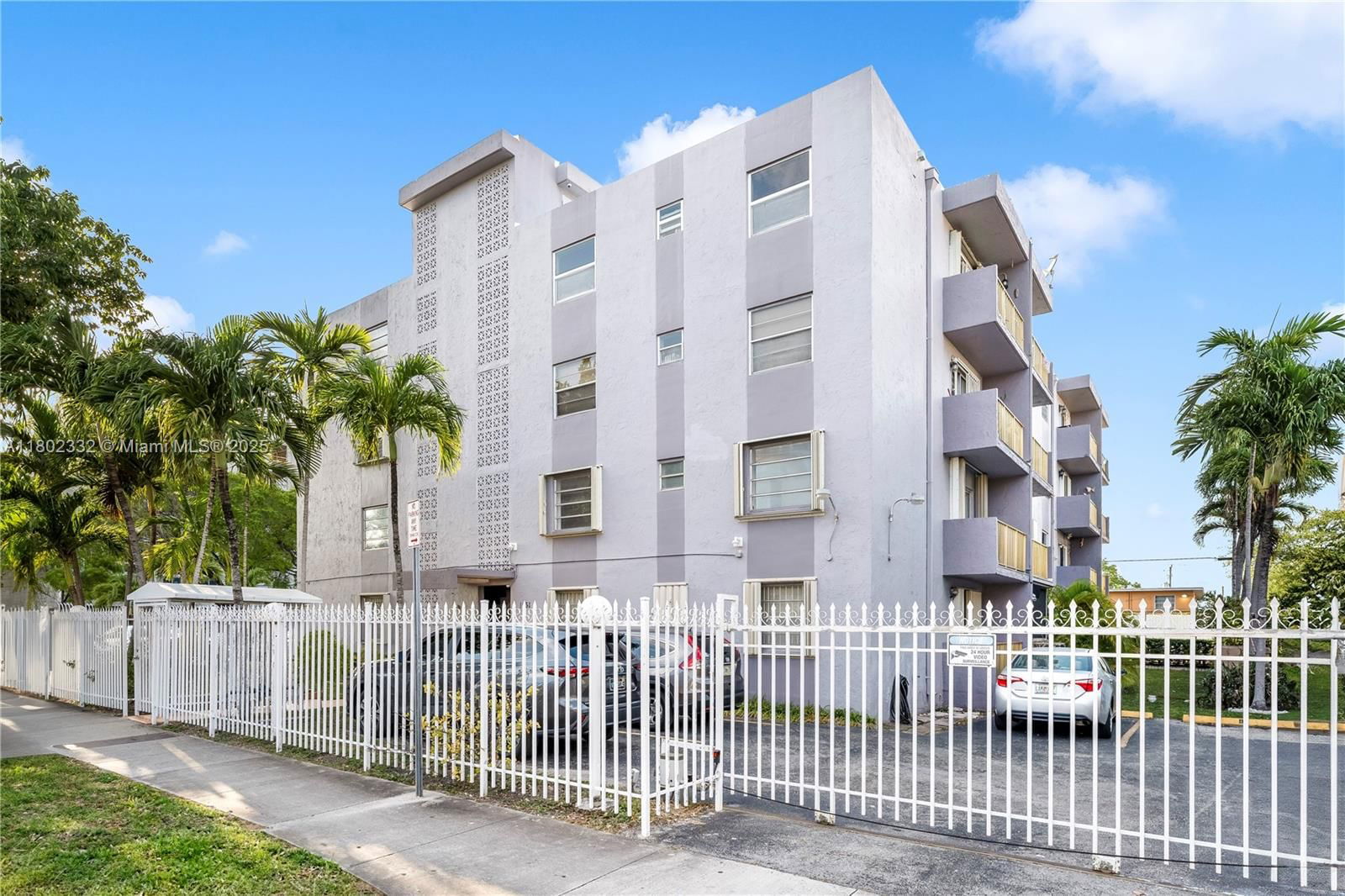 Real estate property located at 1661 3rd St #8, Miami-dade, Palm Breeze Condo, Miami, FL