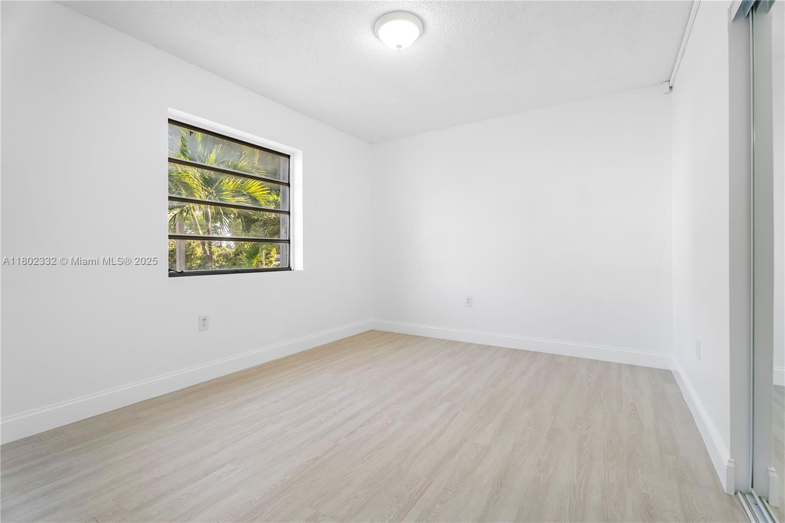 Real estate property located at 1661 3rd St #8, Miami-dade, Palm Breeze Condo, Miami, FL