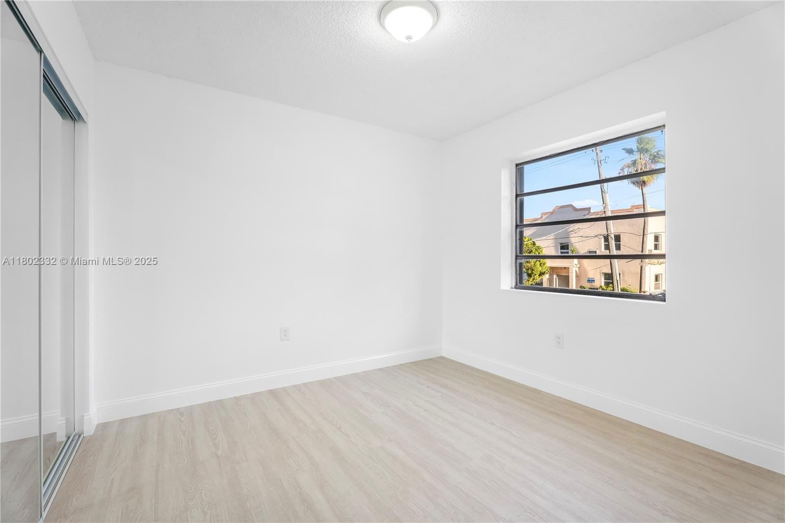 Real estate property located at 1661 3rd St #8, Miami-dade, Palm Breeze Condo, Miami, FL