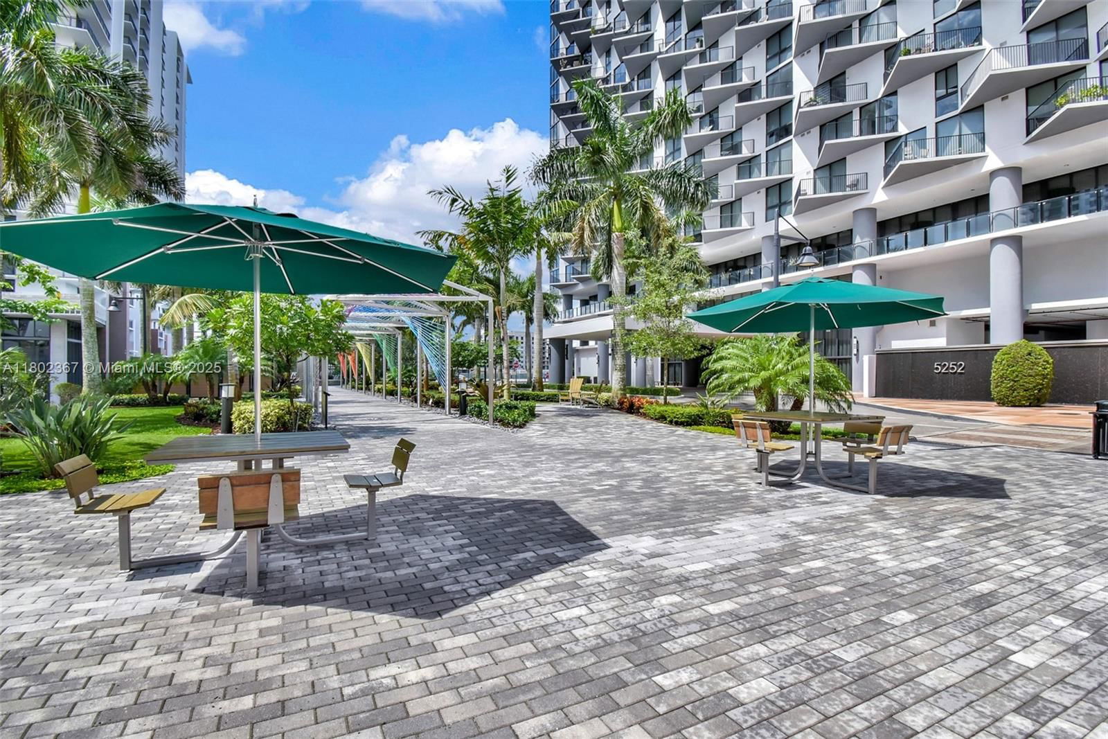 Real estate property located at 8301 41st St B-303, Miami-dade, Downtown Doral South Phas, Doral, FL