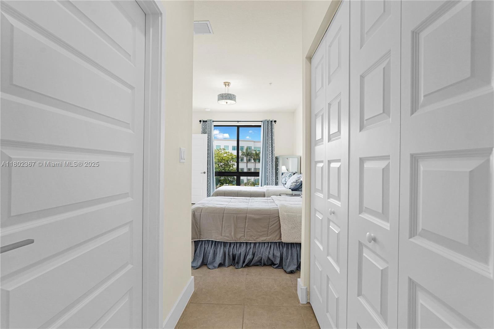 Real estate property located at 8301 41st St B-303, Miami-dade, Downtown Doral South Phas, Doral, FL
