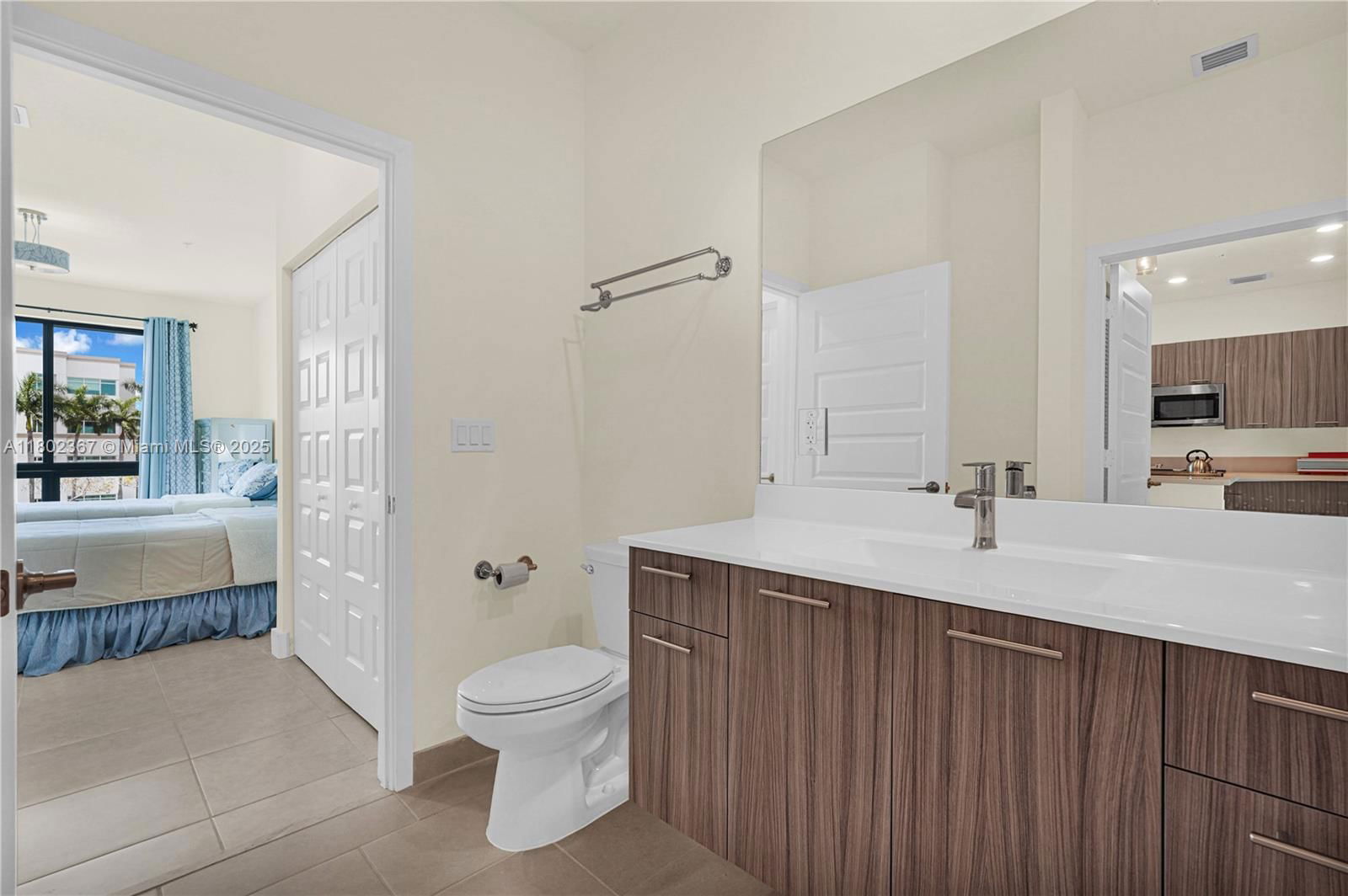 Real estate property located at 8301 41st St B-303, Miami-dade, Downtown Doral South Phas, Doral, FL