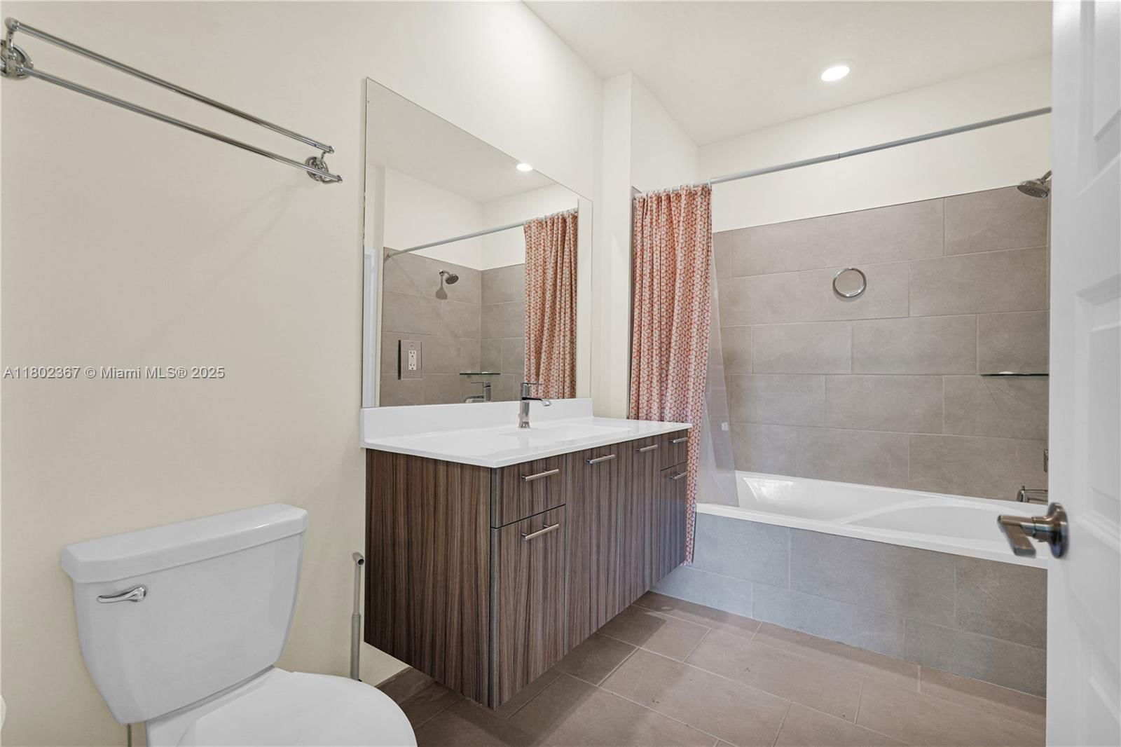 Real estate property located at 8301 41st St B-303, Miami-dade, Downtown Doral South Phas, Doral, FL